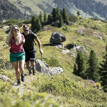 아파트 Gaspingers Bergjuwel 겔로스